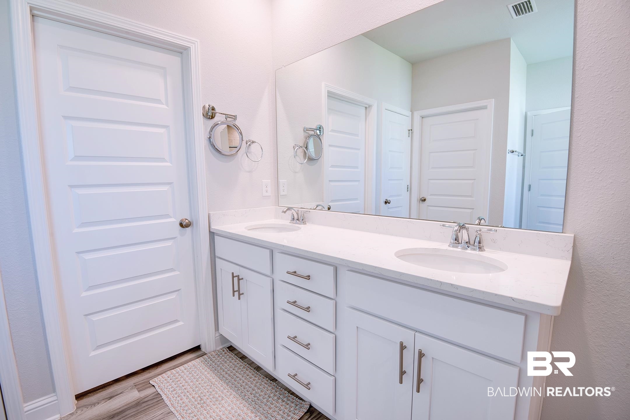 615 Shepard Street Gulf Shores, AL 36542 - Photo 17 of 51 Ensuite