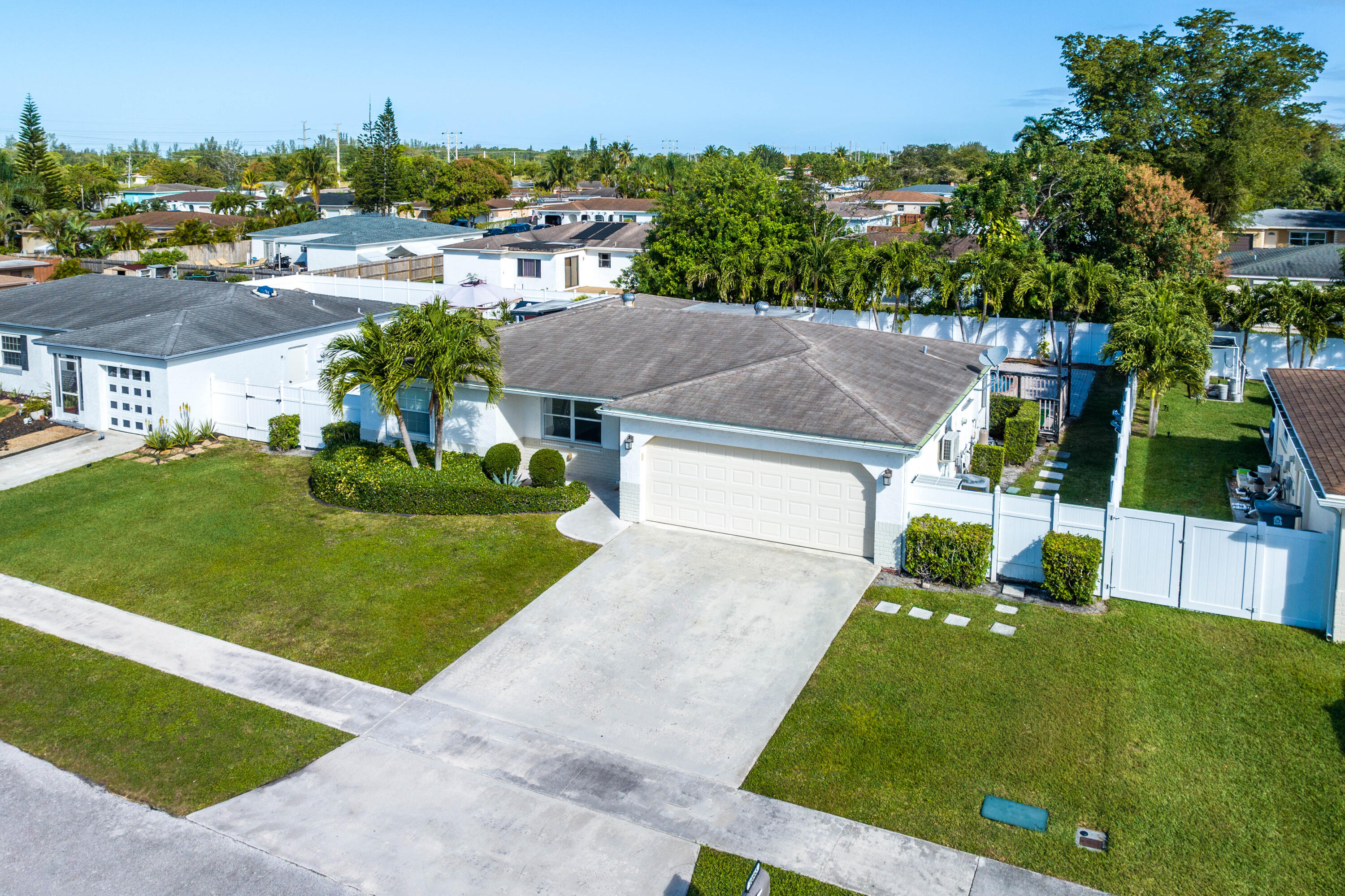 10865 Jennifer Lane Boca Raton, FL 33428 - Photo 31 of 37 033-10865JenniferLane-BocaRaton-FL-33428