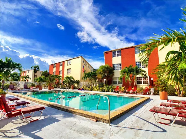 $1,600 | 1800 79th Street Causeway, Unit A305, North Bay Village, FL 33141