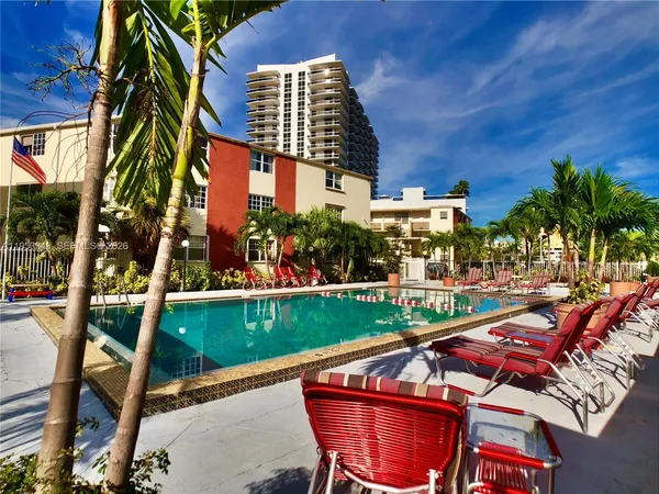 $1,600 | 1800 79th Street Causeway, Unit A305, North Bay Village, FL 33141