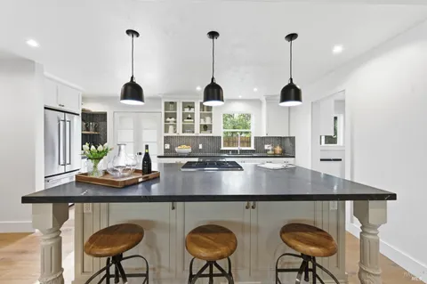 $2,595,000 | 1123 Oak Avenue, St. Helena, CA 94574