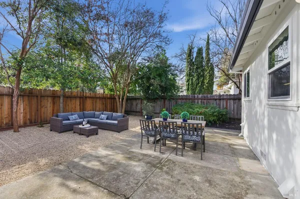 $2,595,000 | 1123 Oak Avenue, St. Helena, CA 94574