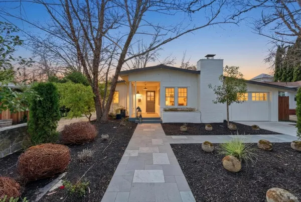 $2,595,000 | 1123 Oak Avenue, St. Helena, CA 94574