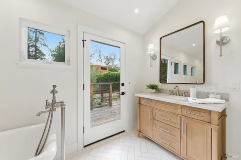 $2,595,000 | 1123 Oak Avenue, St. Helena, CA 94574