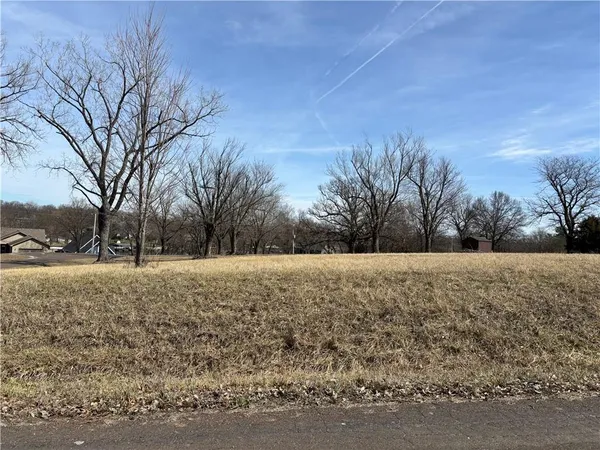 $15,000 | 2500 Lake Viking Terrace, Gallatin, MO 64640