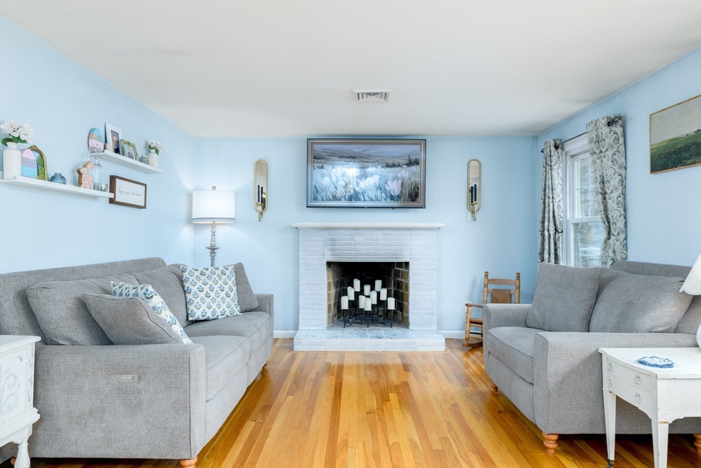 5 Piehl Avenue Worcester, MA 01606 - Photo 16 of 31