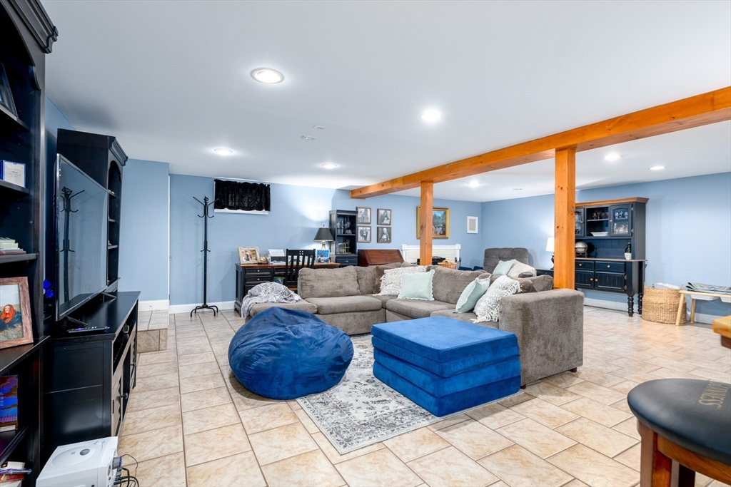 5 Piehl Avenue Worcester, MA 01606 - Photo 22 of 31