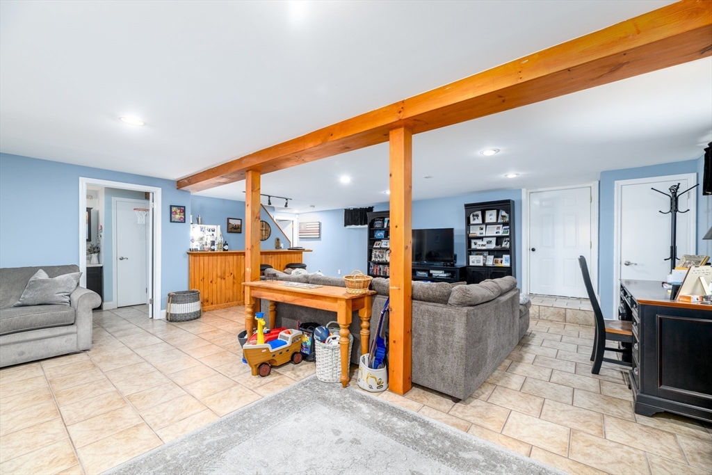 5 Piehl Avenue Worcester, MA 01606 - Photo 25 of 31