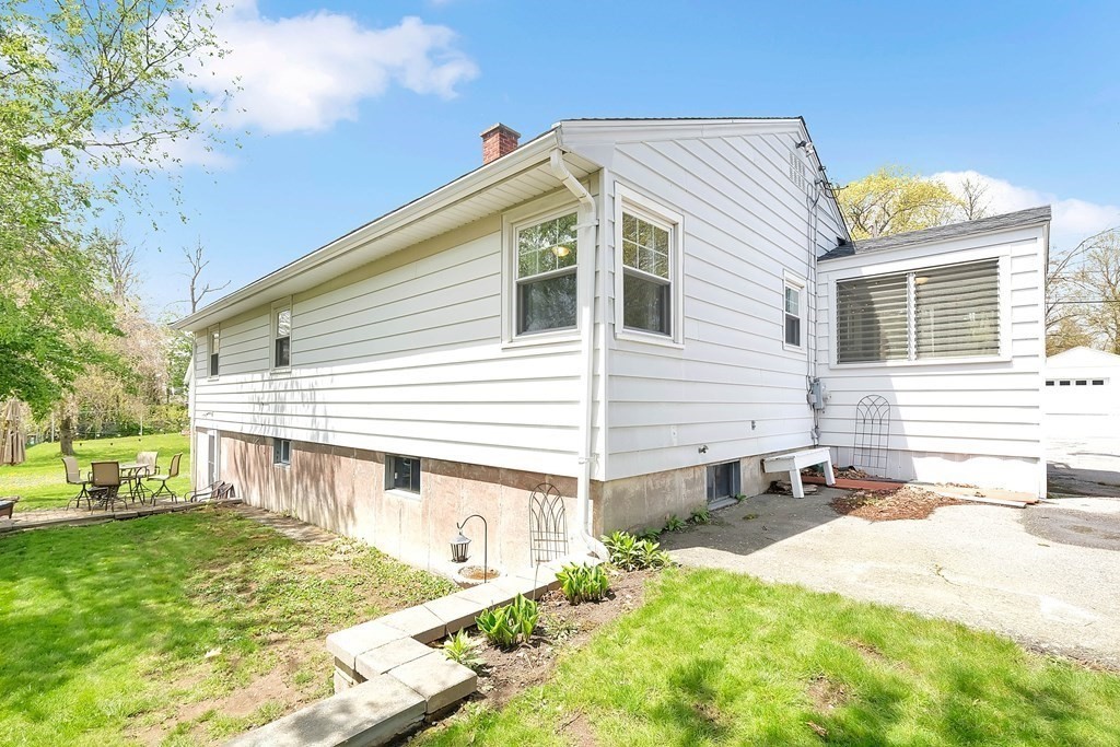 5 Piehl Avenue Worcester, MA 01606 - Photo 5 of 31