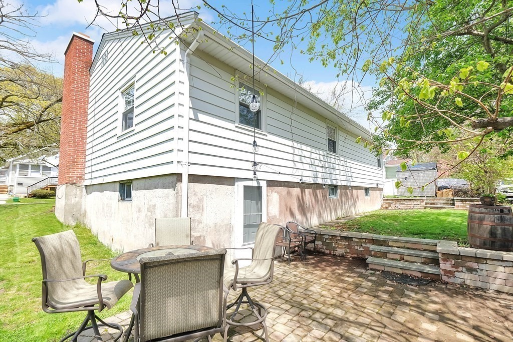 5 Piehl Avenue Worcester, MA 01606 - Photo 6 of 31