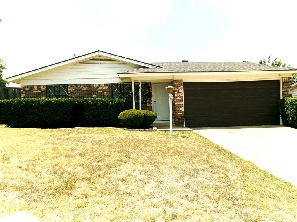 4204 Burke Road Fort Worth, TX 76119 - Photo 5 of 35 Gallery Image 5