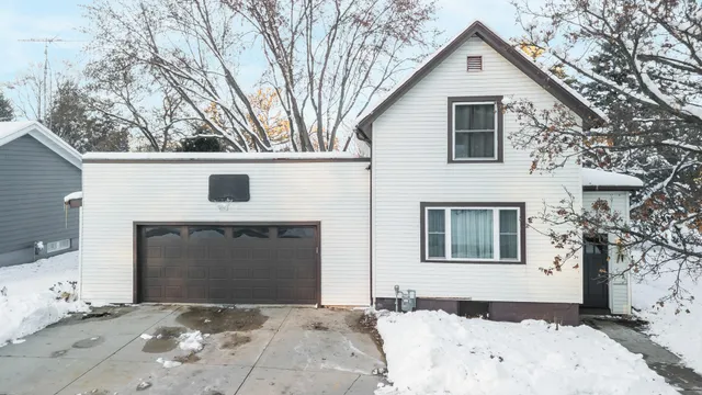 $279,900 | 424 Fremont Street, Plymouth, WI 53073