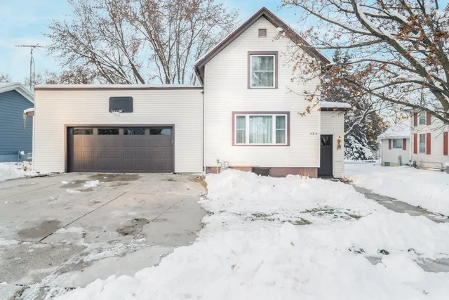 $279,900 | 424 Fremont Street, Plymouth, WI 53073