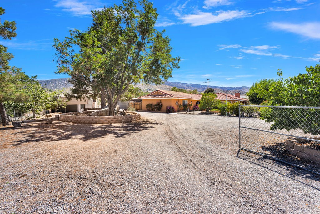 9072 Green Road Pinon Hills, CA 92372 - Photo 3 of 70