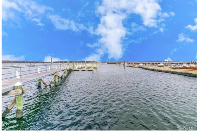 $568,888 | 1490 Outlook Avenue, Unit 1A | Spencer Estates