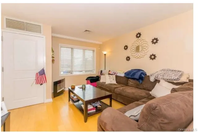 $568,888 | 1490 Outlook Avenue, Unit 1A | Spencer Estates