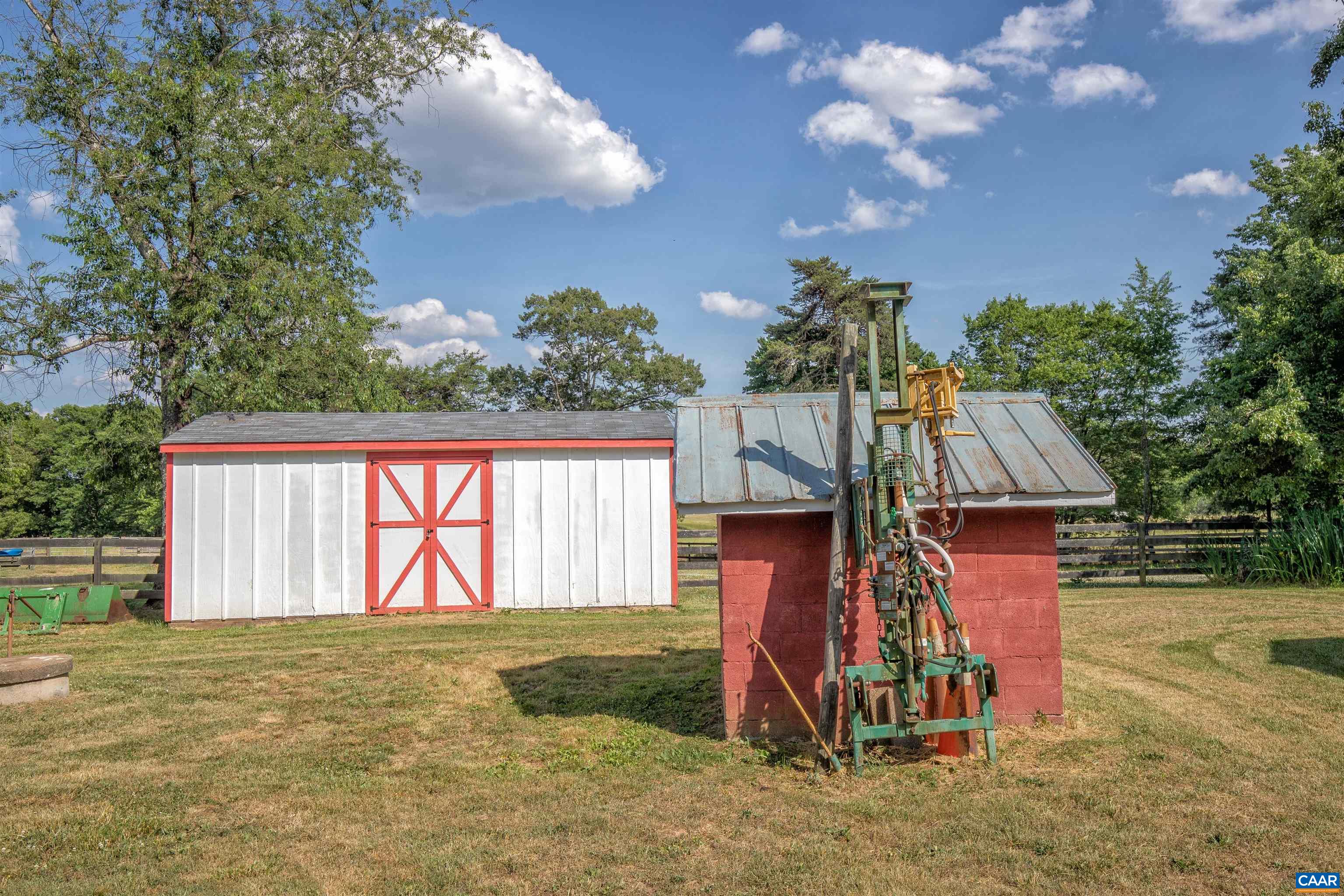 39 Dunsford Lane Dillwyn, VA 23936 - Photo 7 of 75 a view of a backyard