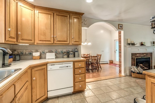 4 Maple Street Shirley, MA 01464 - Photo 8 of 26 Gallery Image 8