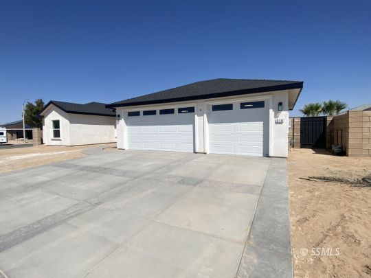 316 Thomas Street Ridgecrest, CA 93555 - Photo 2 of 39