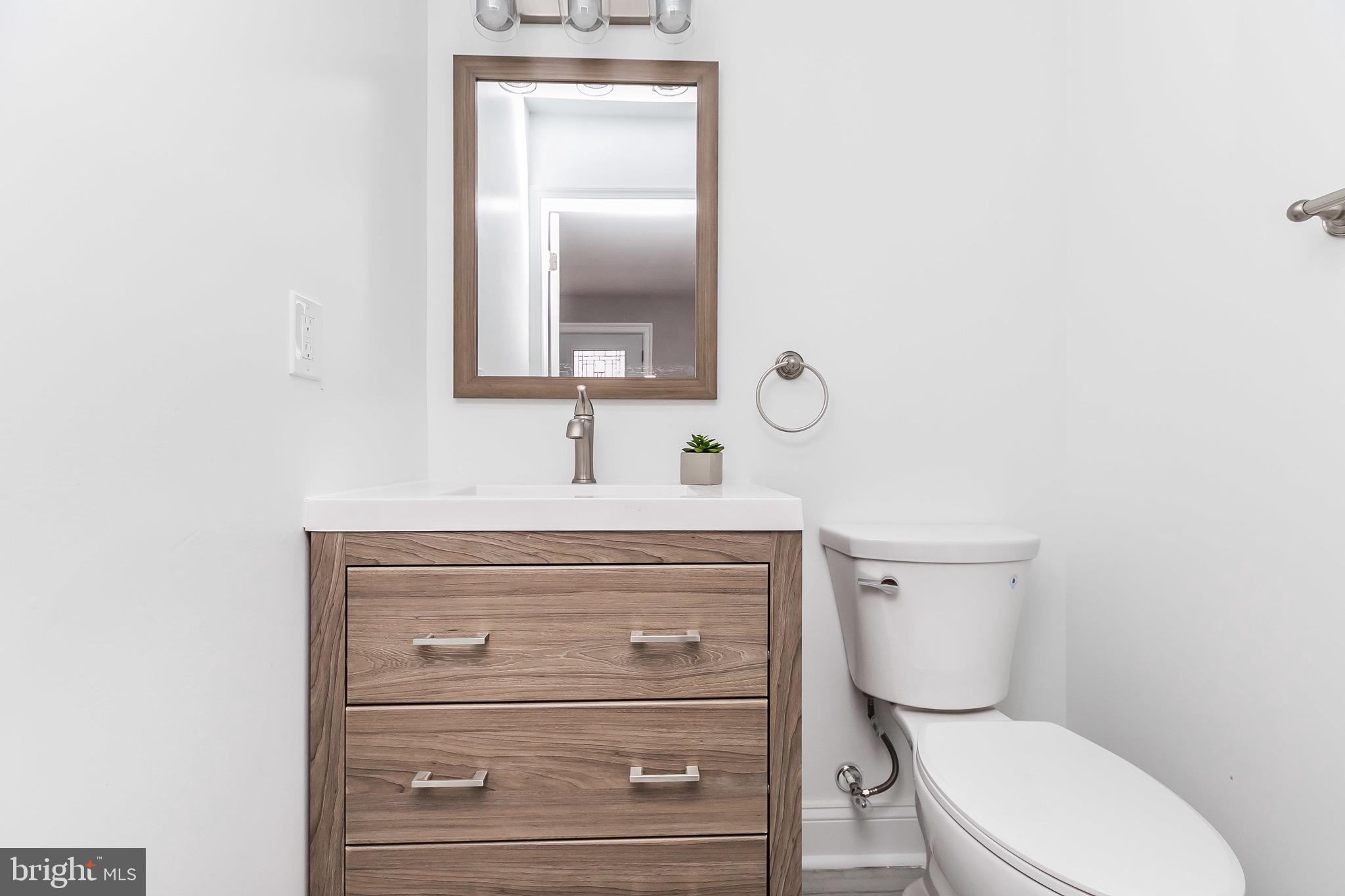 1710 Leslie Road Baltimore, MD 21222 - Photo 12 of 33 Half Bath room off the living room