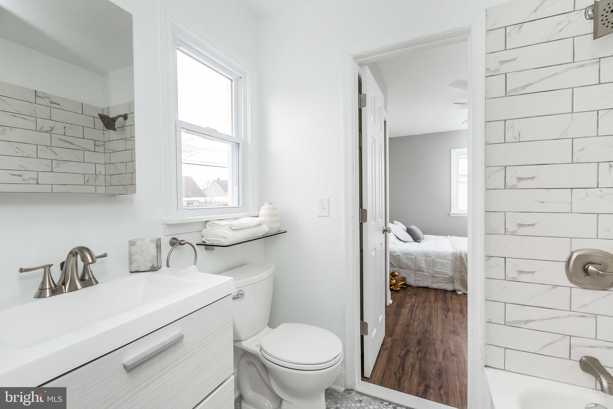 1710 Leslie Road Baltimore, MD 21222 - Photo 21 of 33 Well laid out bathroom