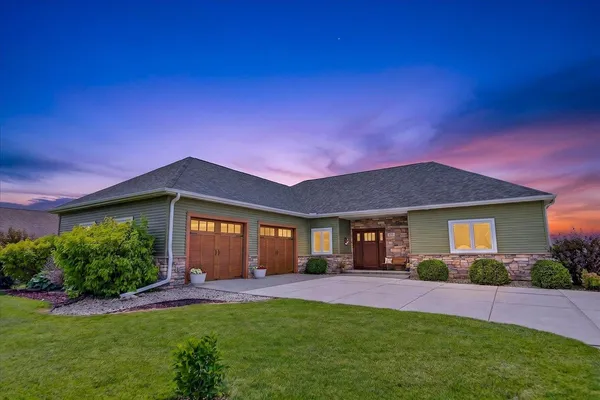$799,900 | 2315 Manley Drive, Sun Prairie, WI 53590
