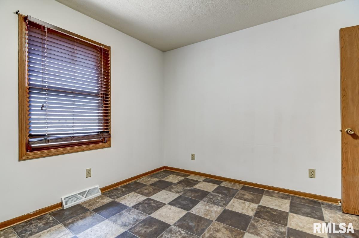 1809 North 20th Street Springfield, IL 62702 - Photo 11 of 29