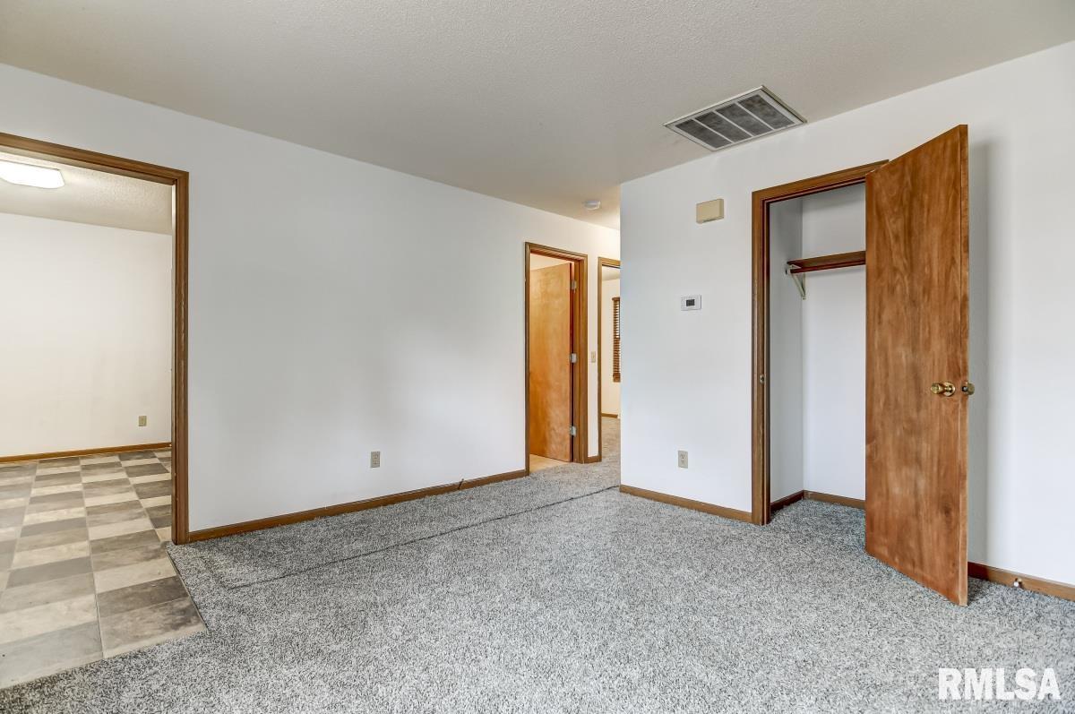 1809 North 20th Street Springfield, IL 62702 - Photo 5 of 29