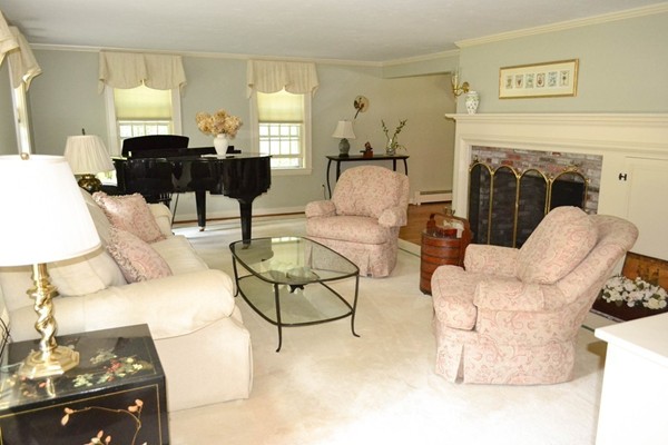 11 Olde Lantern Road Acton, MA 01720 - Photo 11 of 30 Gallery Image 11