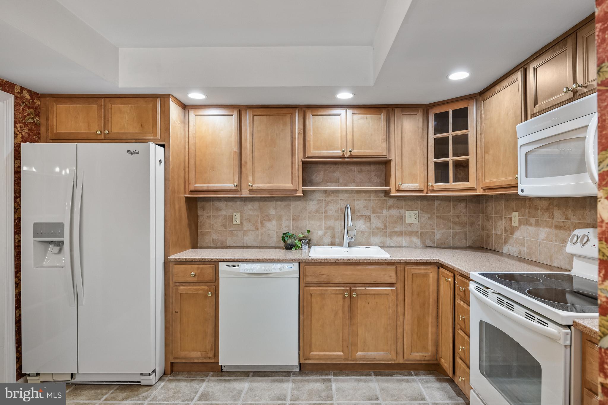 2 Nantucket Court Medford, NJ 08055 - Photo 12 of 32 Updated kitchen with ceramic backsplash