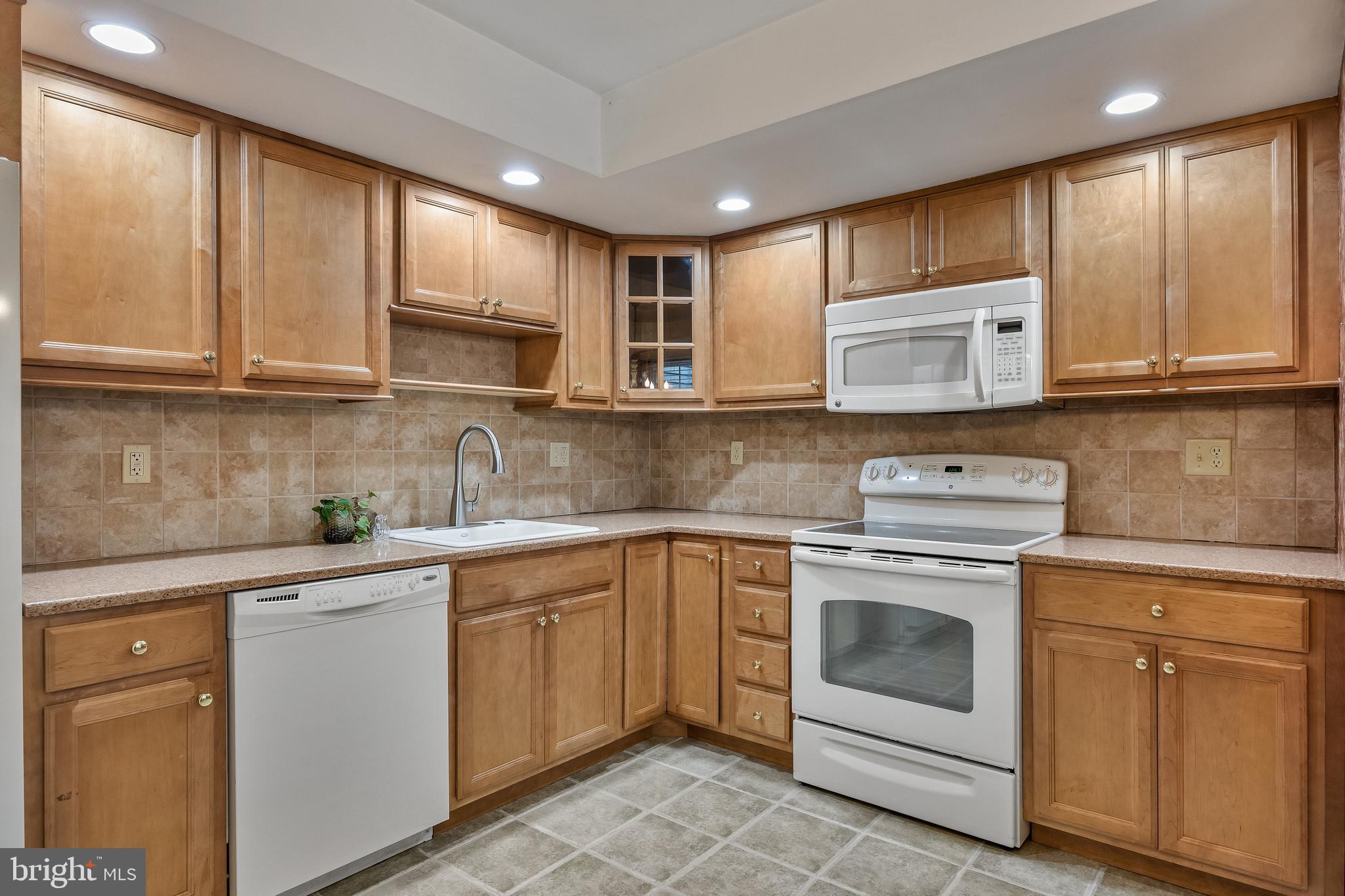 2 Nantucket Court Medford, NJ 08055 - Photo 13 of 32 Upgraded countertops, ceramic tile flooring