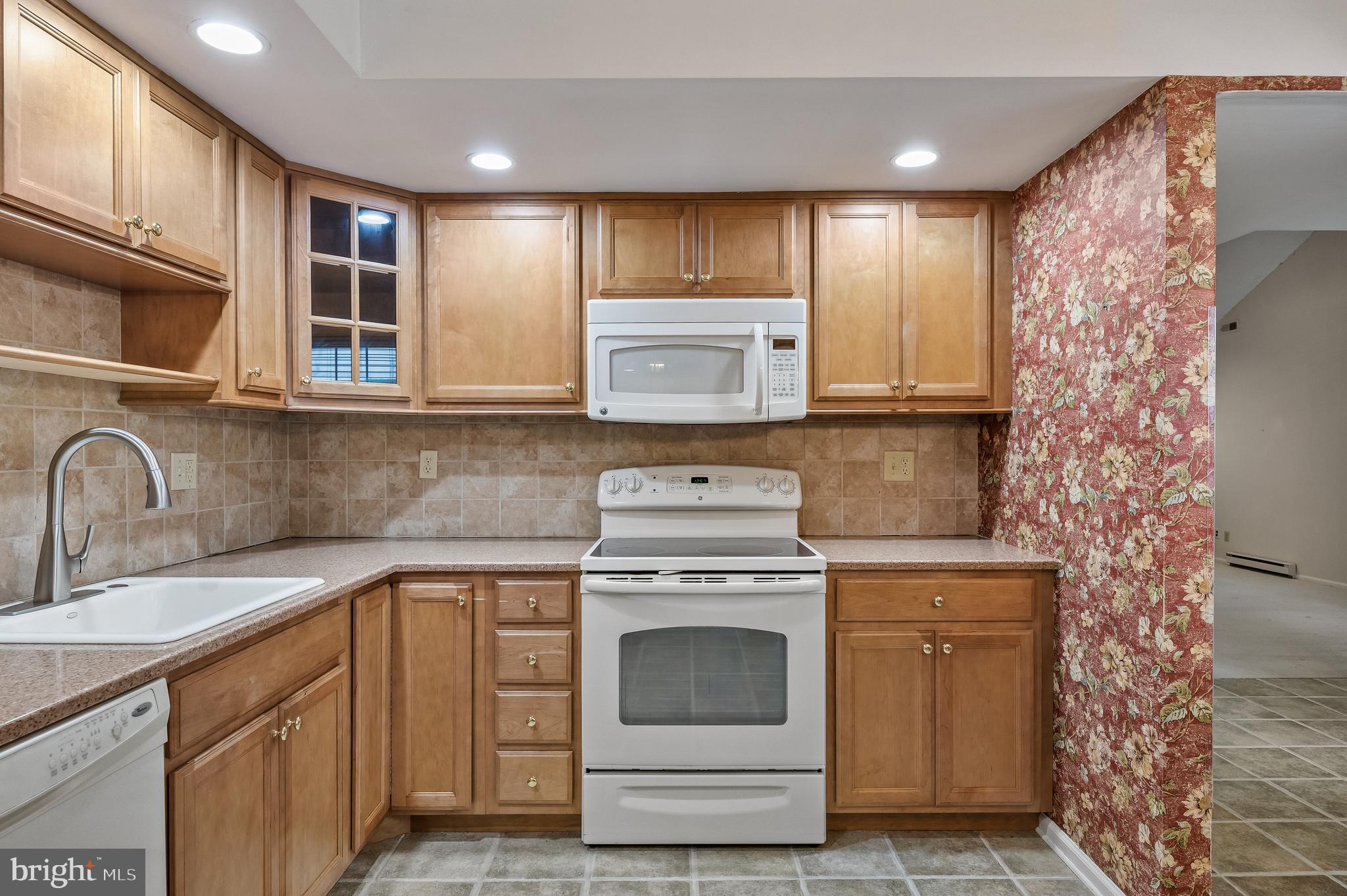 2 Nantucket Court Medford, NJ 08055 - Photo 14 of 32 All appliances are include