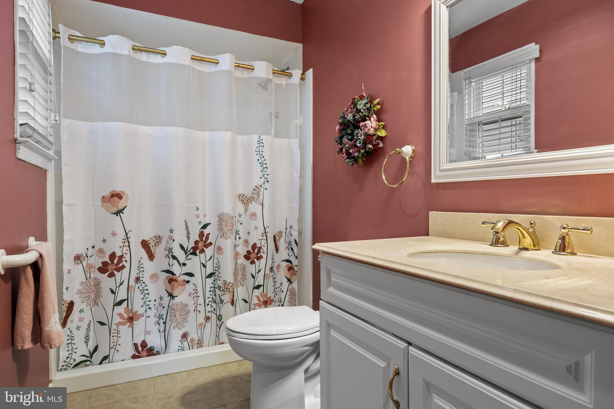 2 Nantucket Court Medford, NJ 08055 - Photo 20 of 32 Full bath in the main bedroom with walk in shower