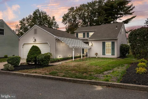 $495,000 | 2 Nantucket Court, Medford, NJ 08055