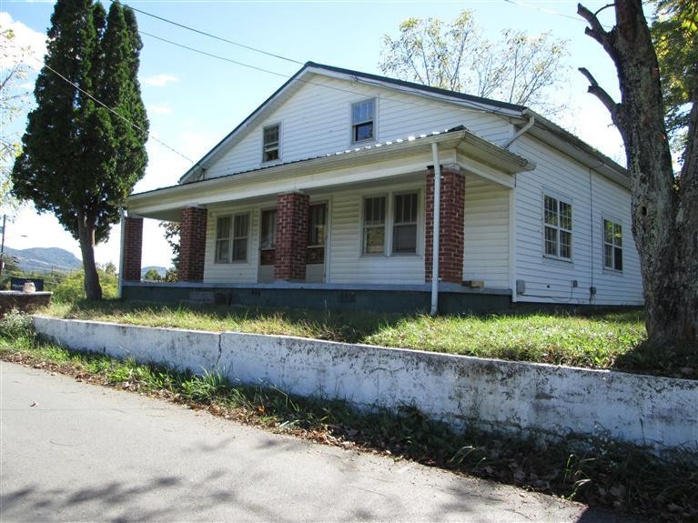 205 Bellwood Road Middlesboro, KY 40965 - Photo 1 of 4 Photo 1