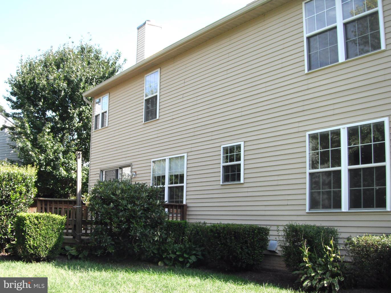 8012 Folkstone Road Manassas, VA 20111 - Photo 18 of 22 Exterior (Rear)