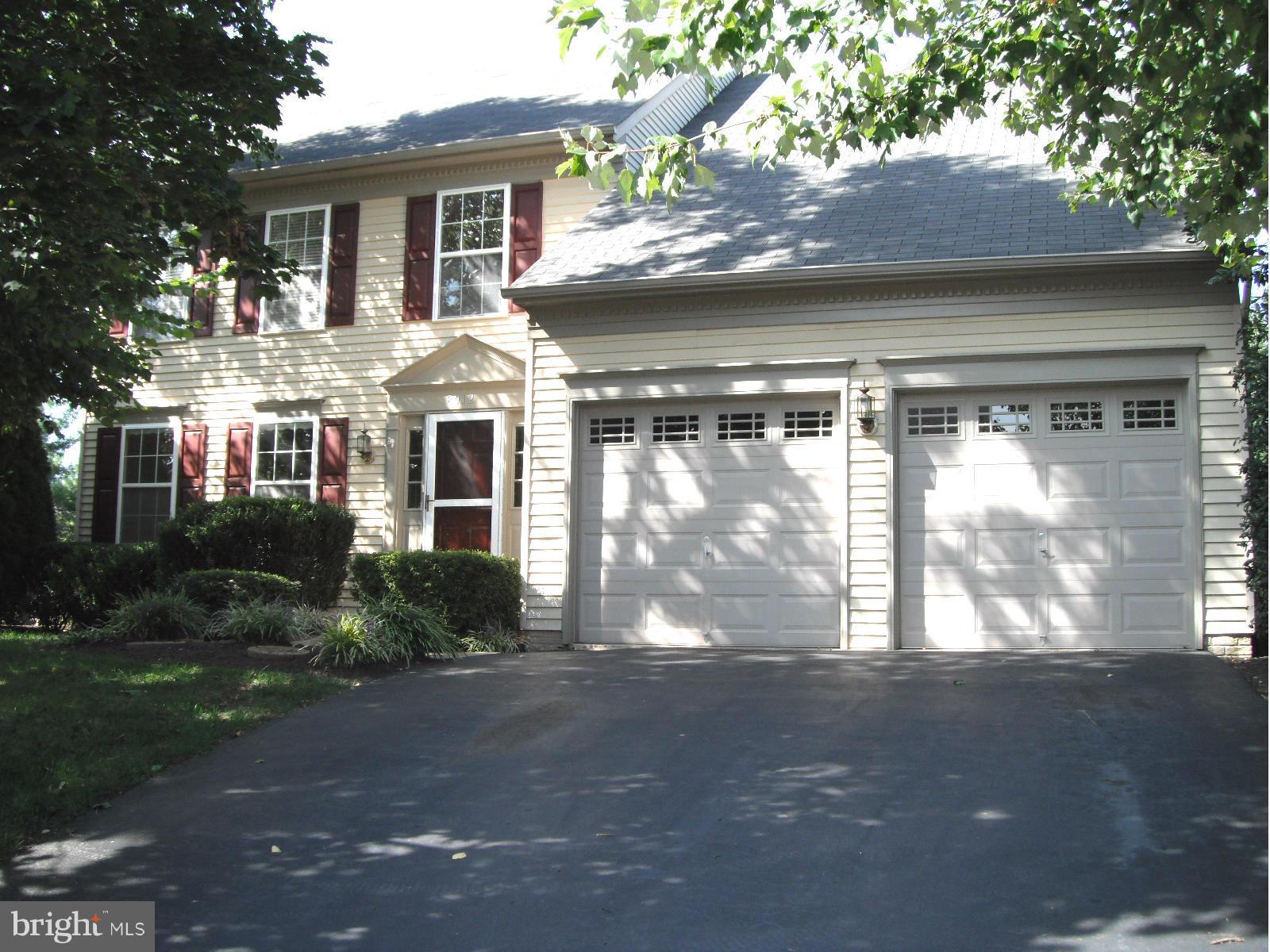 8012 Folkstone Road Manassas, VA 20111 - Photo 20 of 22 Exterior (Front)