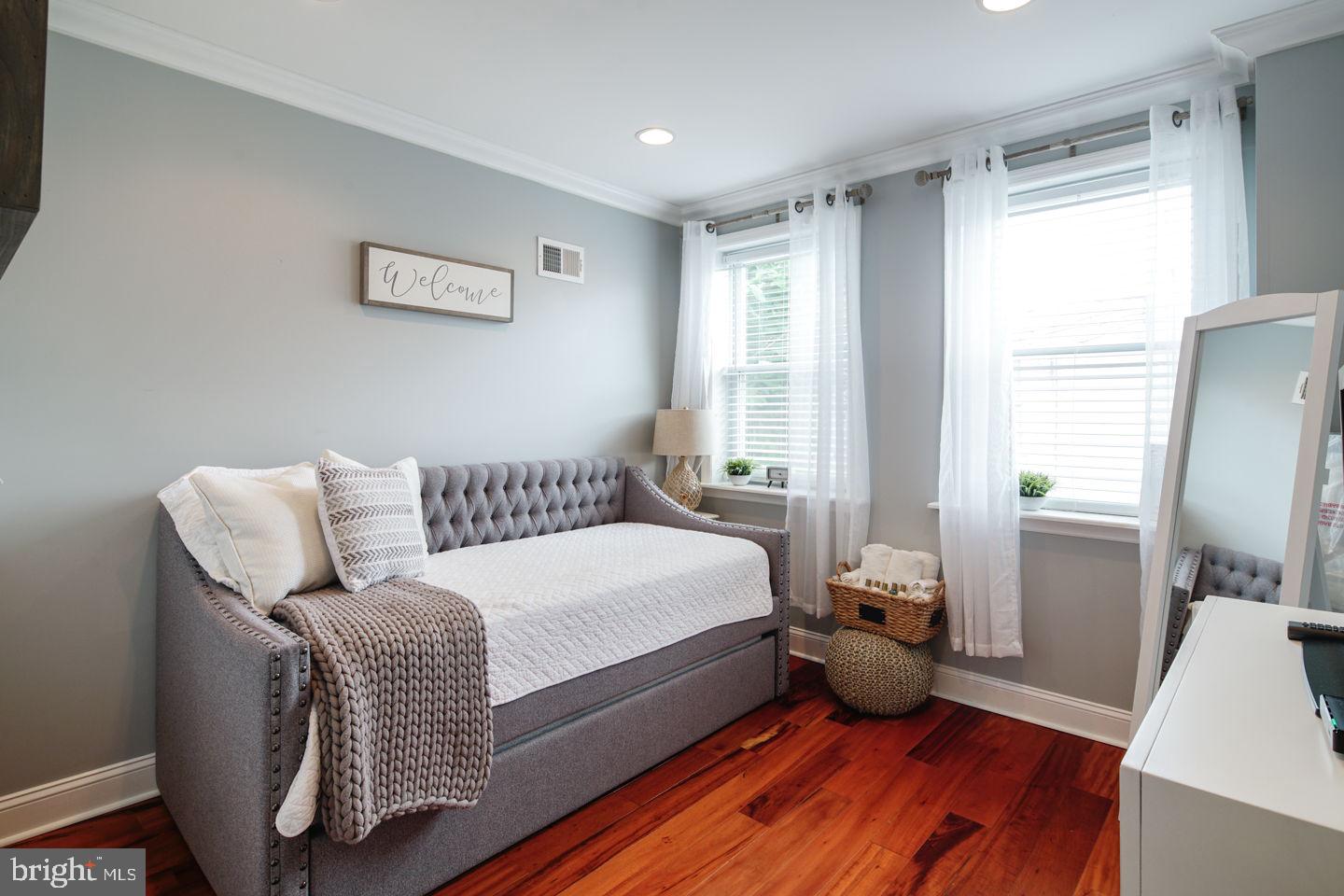 2139 Tasker Street Philadelphia, PA 19145 - Photo 18 of 33