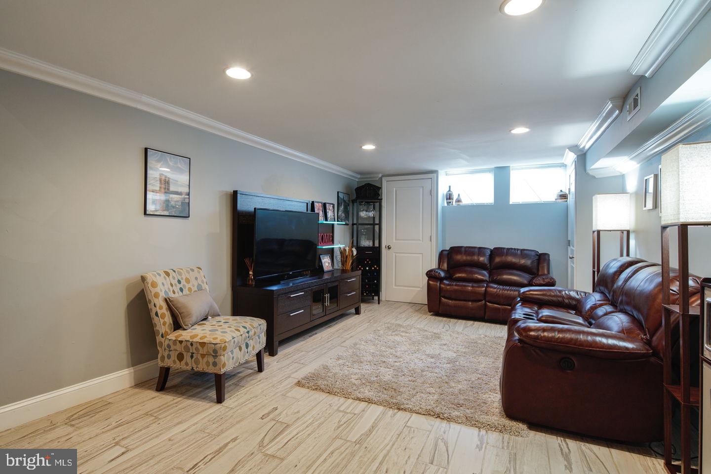 2139 Tasker Street Philadelphia, PA 19145 - Photo 29 of 33