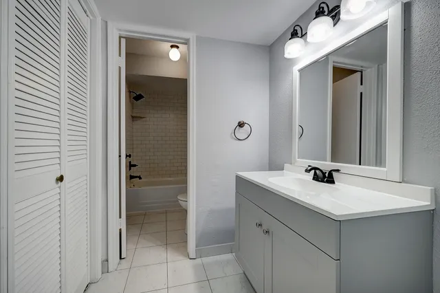 $1,850 | 5005 Georgi Lane, Unit 51, Houston, TX 77092