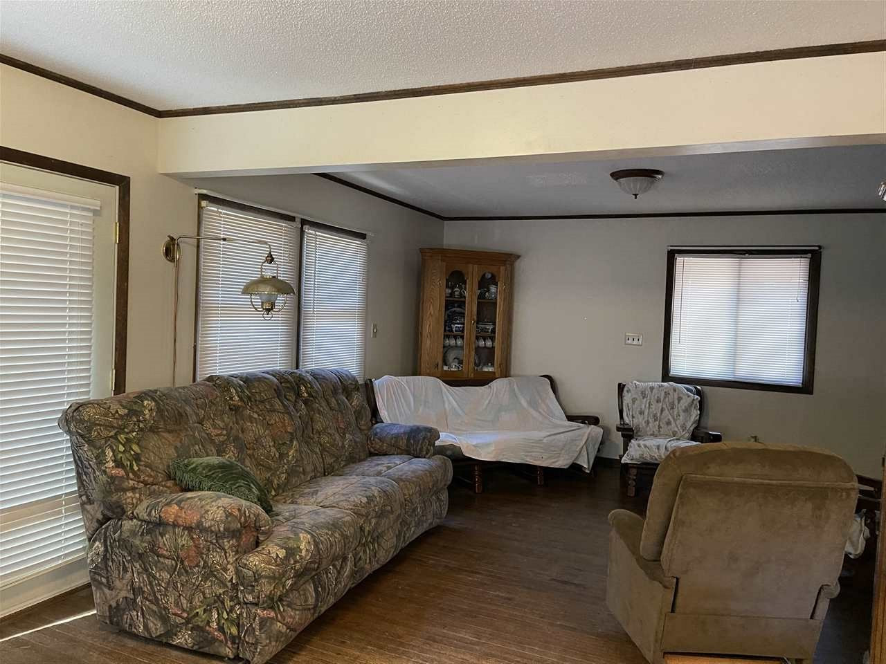 2174 Shoeheel Road Selma, NC 27576 - Photo 3 of 21 Living Room