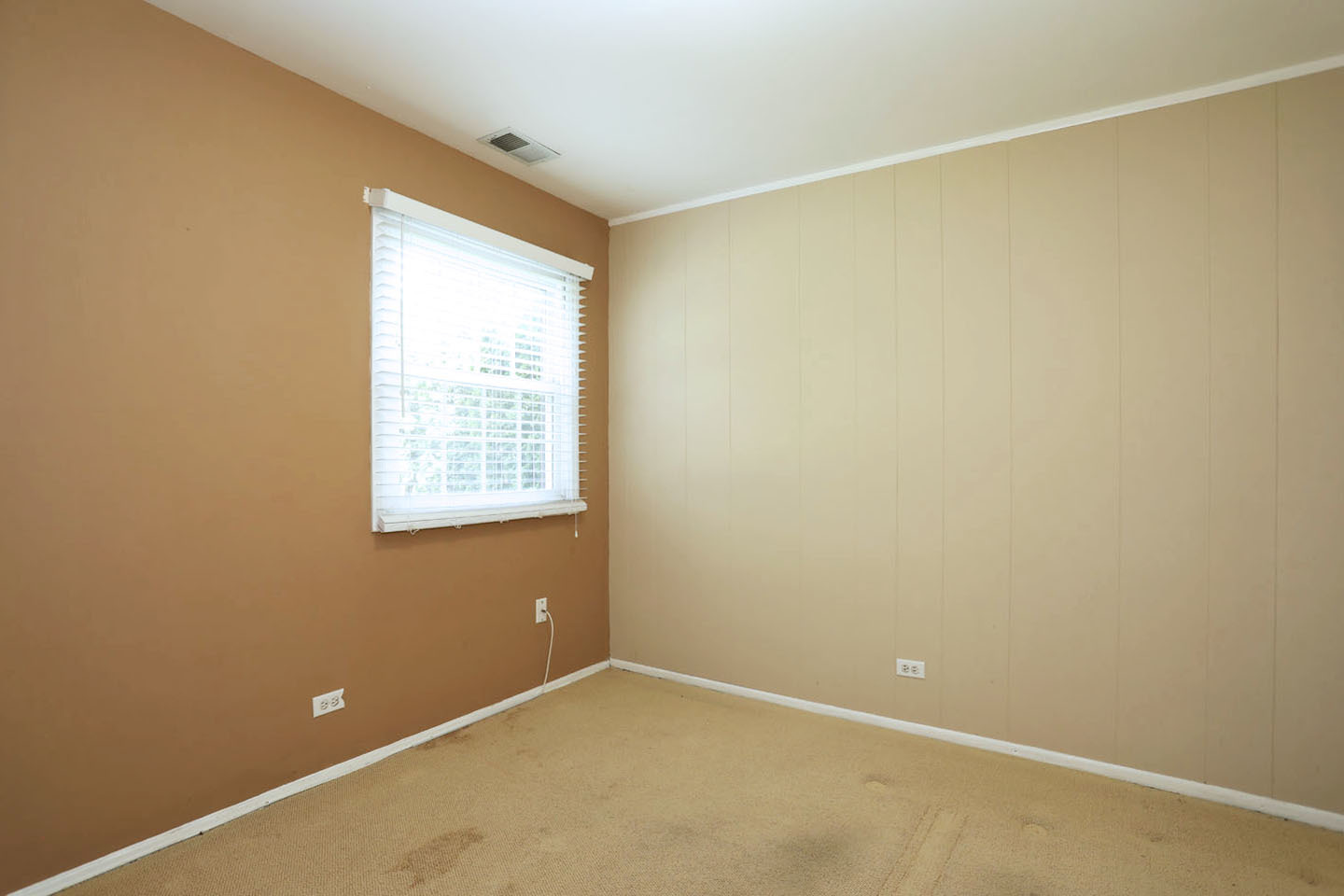 1324 Chartwell Road Schaumburg, IL 60169 - Photo 15 of 36