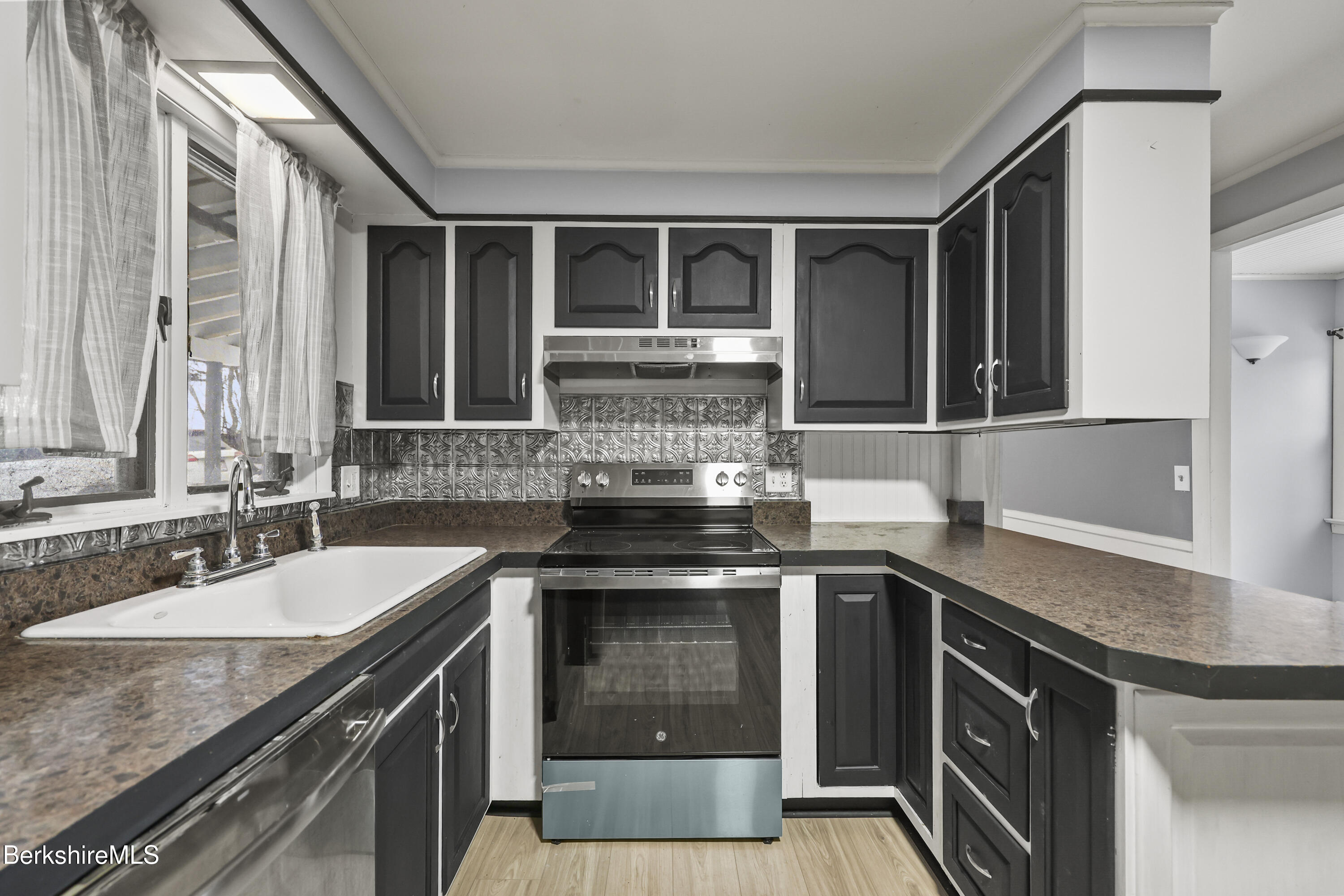 6 Meadow Lane Adams, MA 01220 - Photo 6 of 31 Kitchen