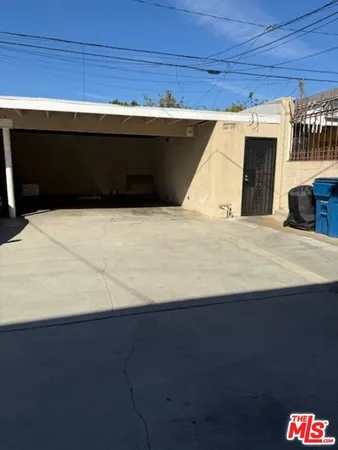 a view of outdoor space