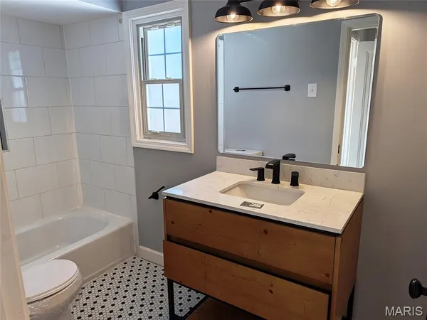 $445,000 | 1931 Elm Street, St. Charles, MO 63301