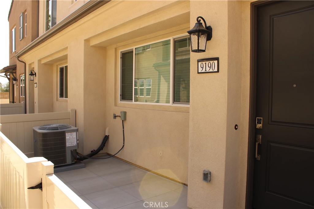 9190 Connolly Lane Riverside, CA 92503 - Photo 3 of 40