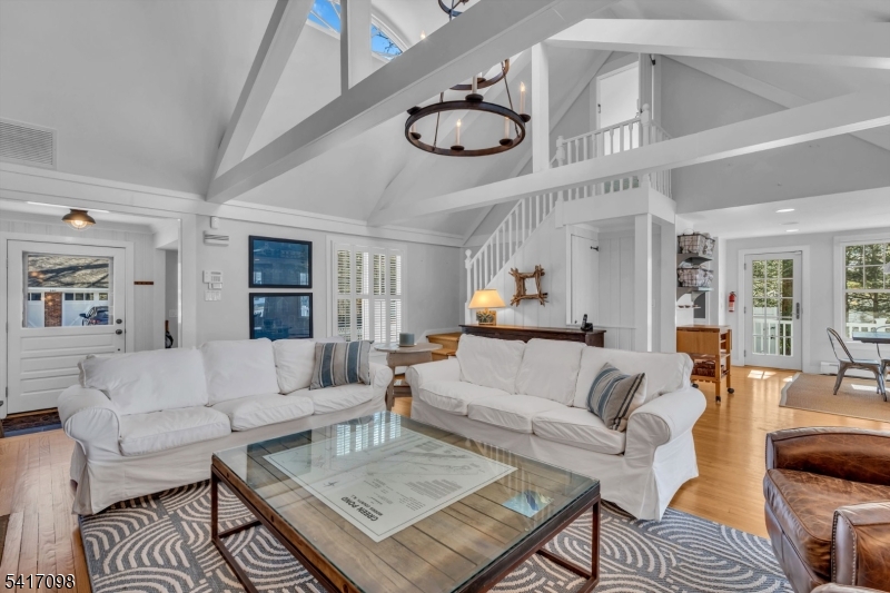 140 Lake End Road Newfoundland, NJ 07435 - Photo 4 of 48