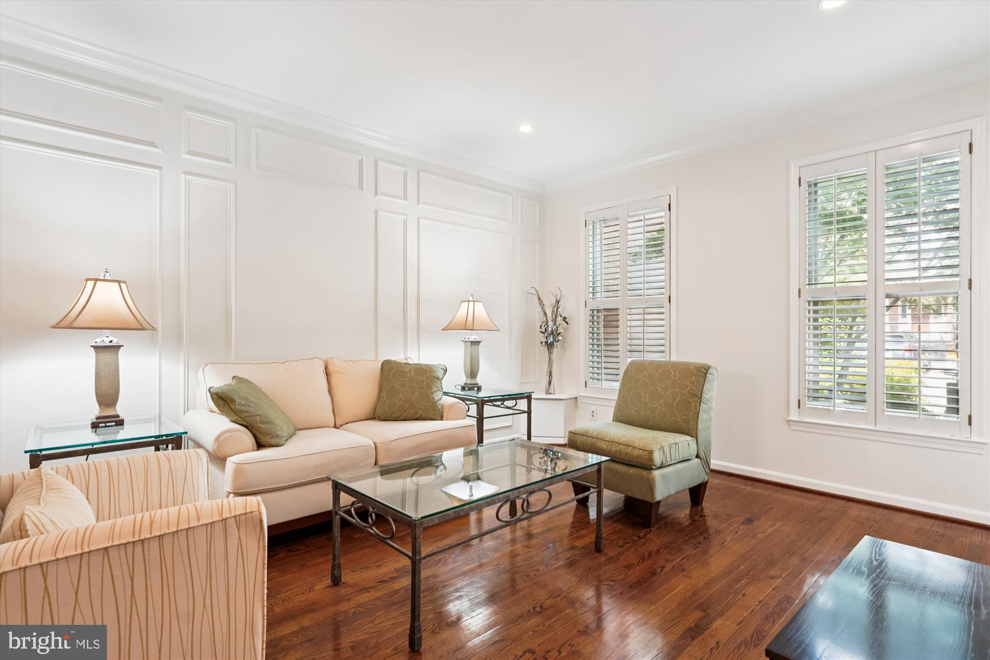 3922 North Glebe Road Arlington, VA 22207 - Photo 11 of 46 Living Room
