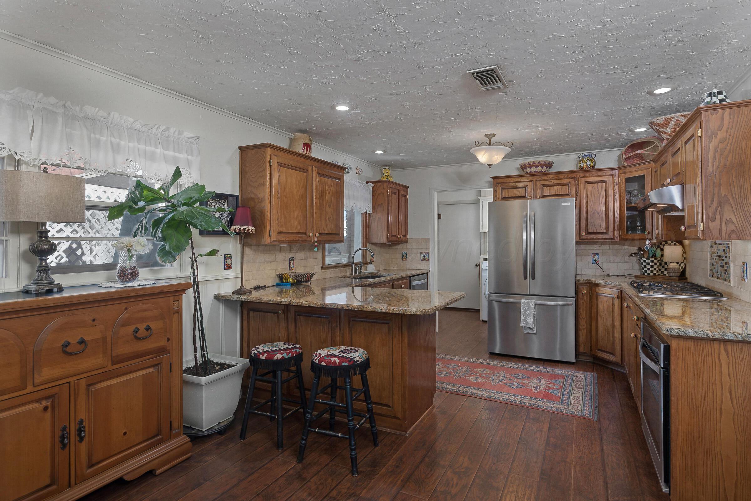 3208 South Rusk Street Amarillo, TX 79109 - Photo 11 of 29 11-Kitchen