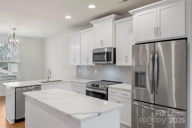 $2,945 | 5019 York Park Lane, Charlotte, NC 28217